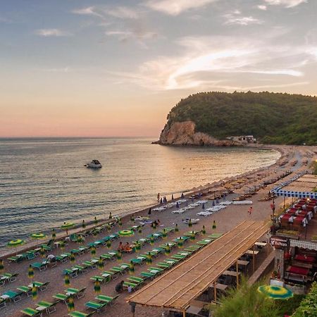 Hotel Savojo Petrovac Екстер'єр фото