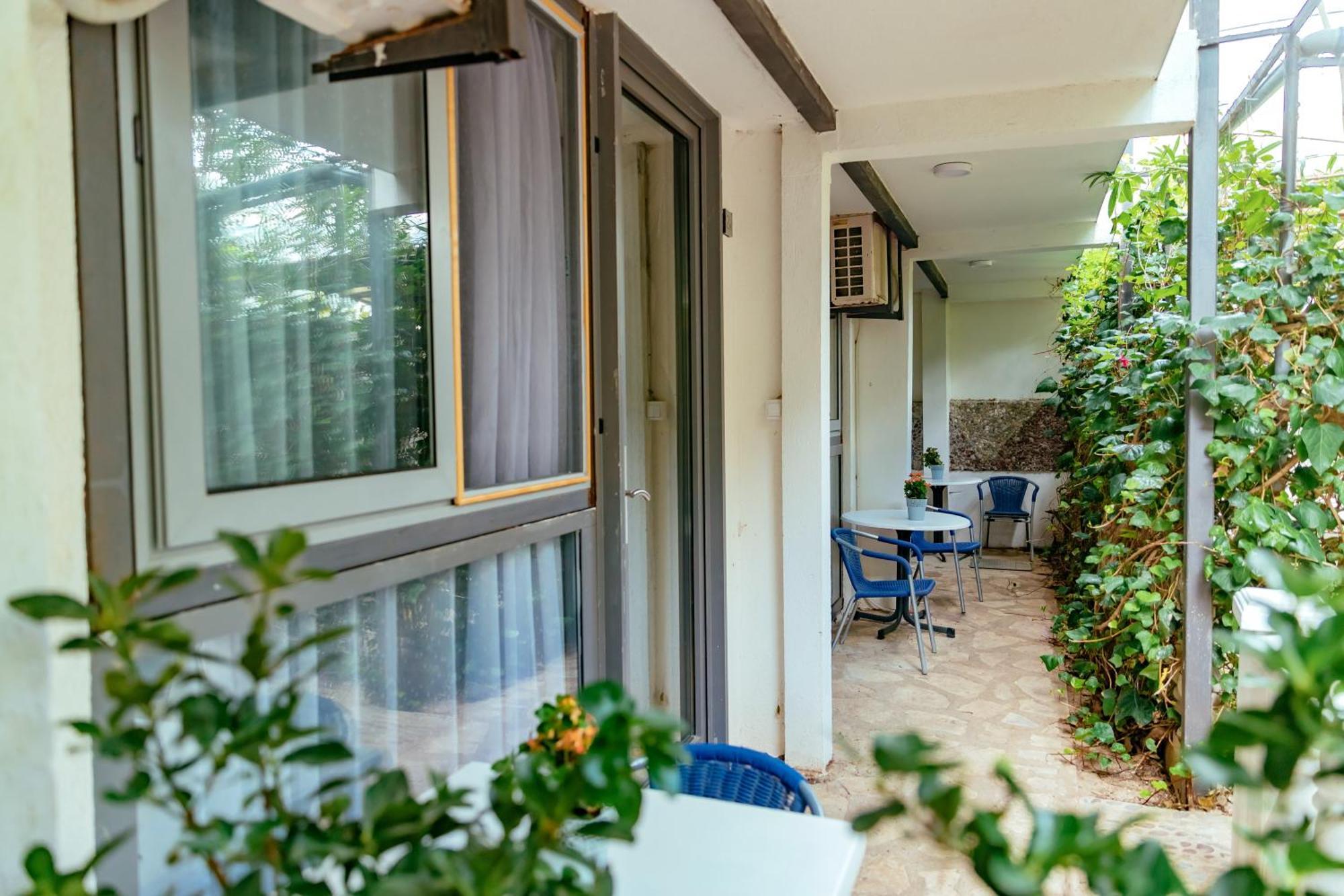 Hotel Savojo Petrovac Екстер'єр фото