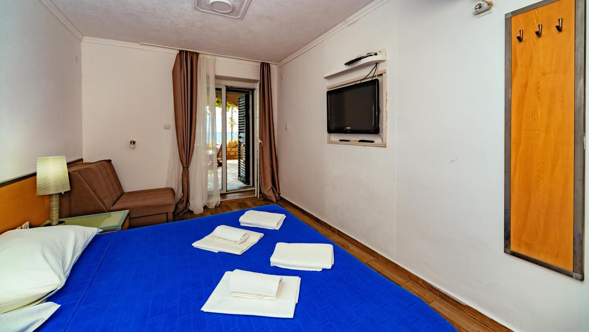 Hotel Savojo Petrovac Екстер'єр фото