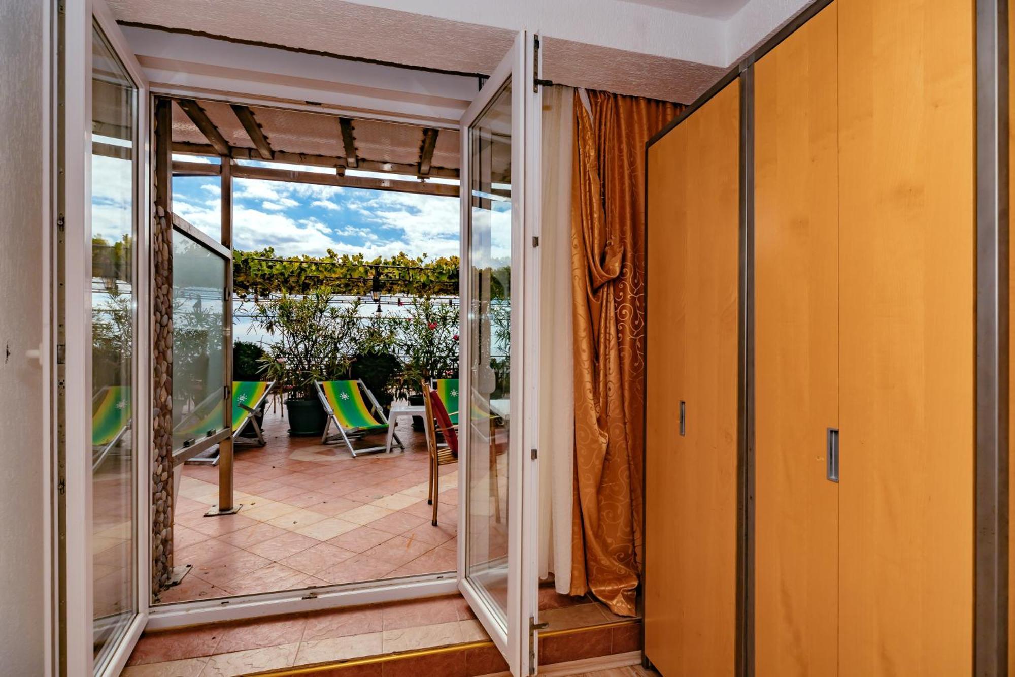 Hotel Savojo Petrovac Екстер'єр фото