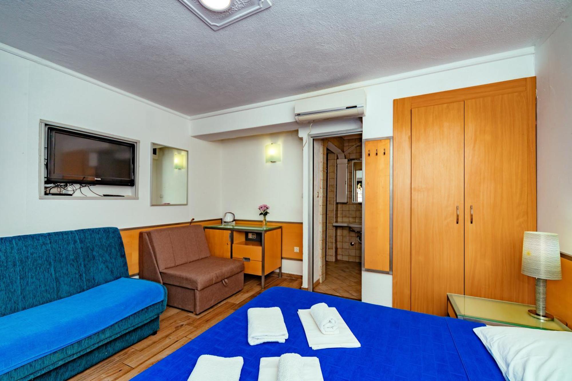 Hotel Savojo Petrovac Екстер'єр фото