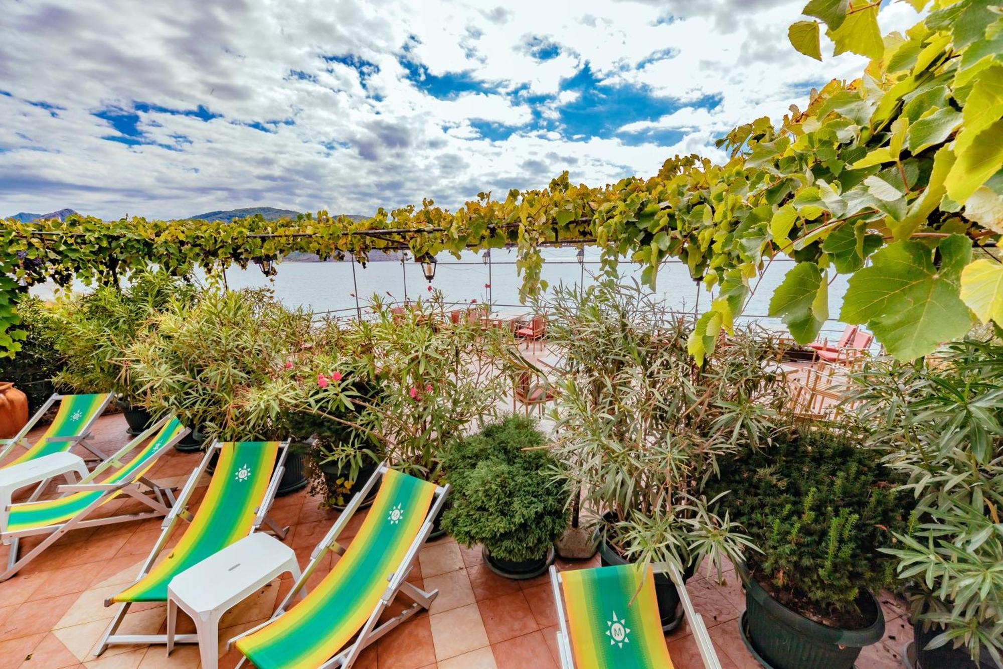 Hotel Savojo Petrovac Екстер'єр фото