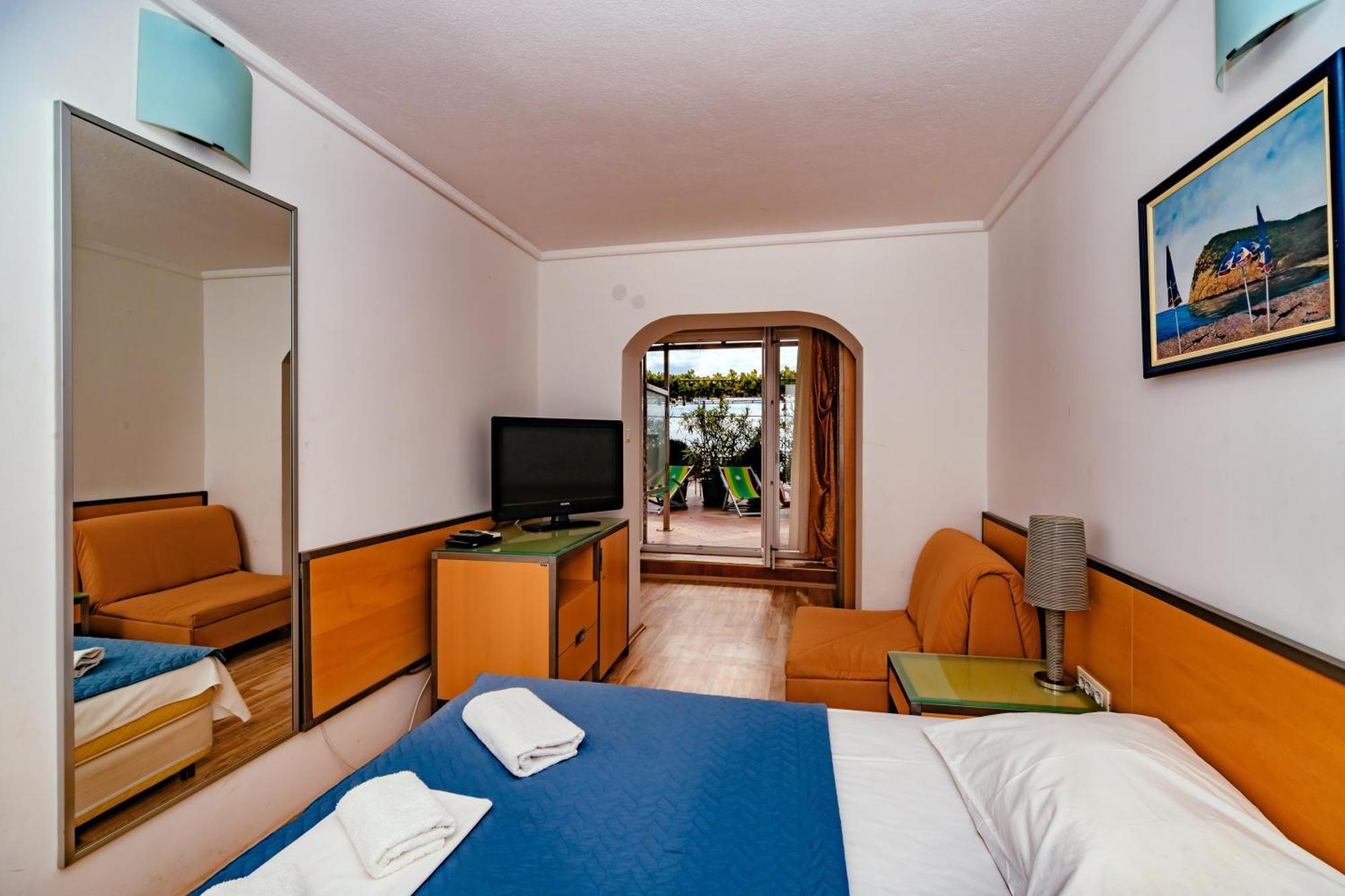 Hotel Savojo Petrovac Екстер'єр фото