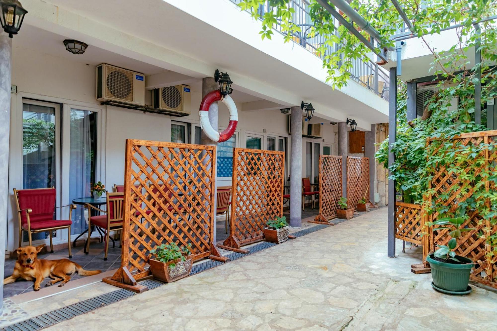 Hotel Savojo Petrovac Екстер'єр фото