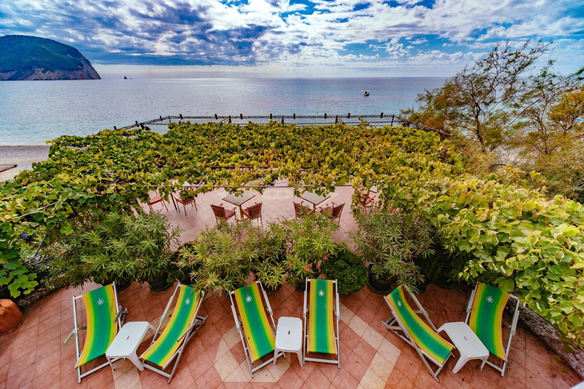 Hotel Savojo Petrovac Екстер'єр фото