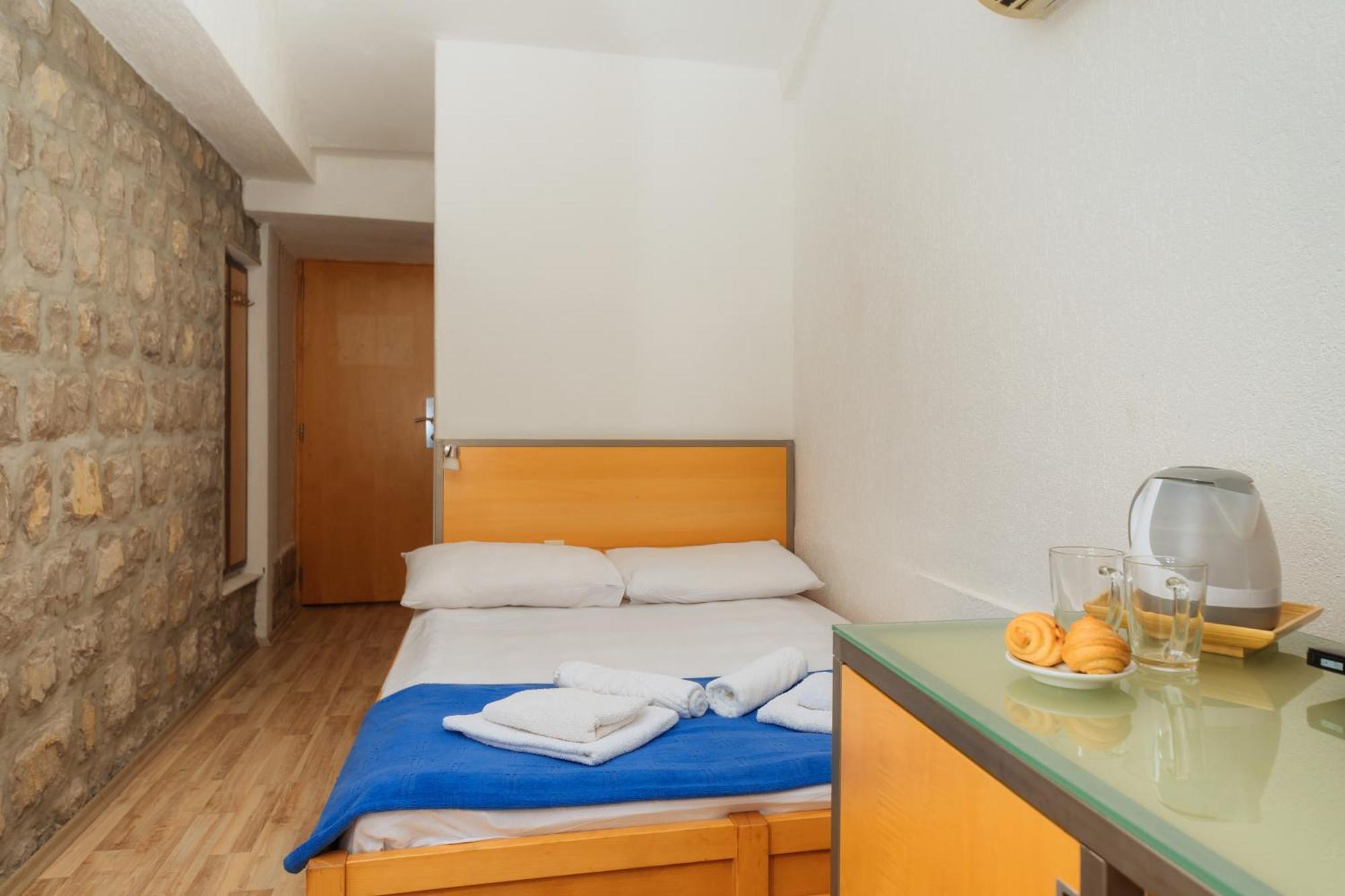 Hotel Savojo Petrovac Екстер'єр фото