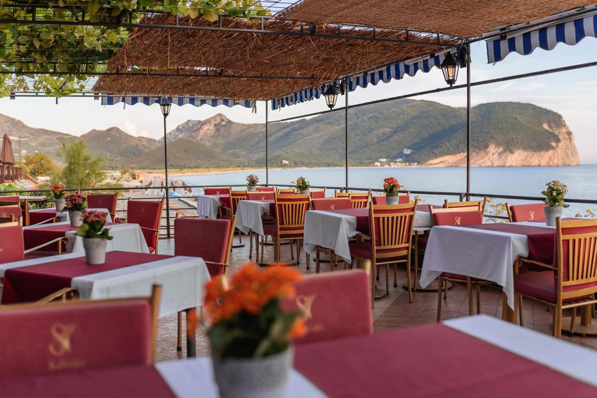 Hotel Savojo Petrovac Екстер'єр фото