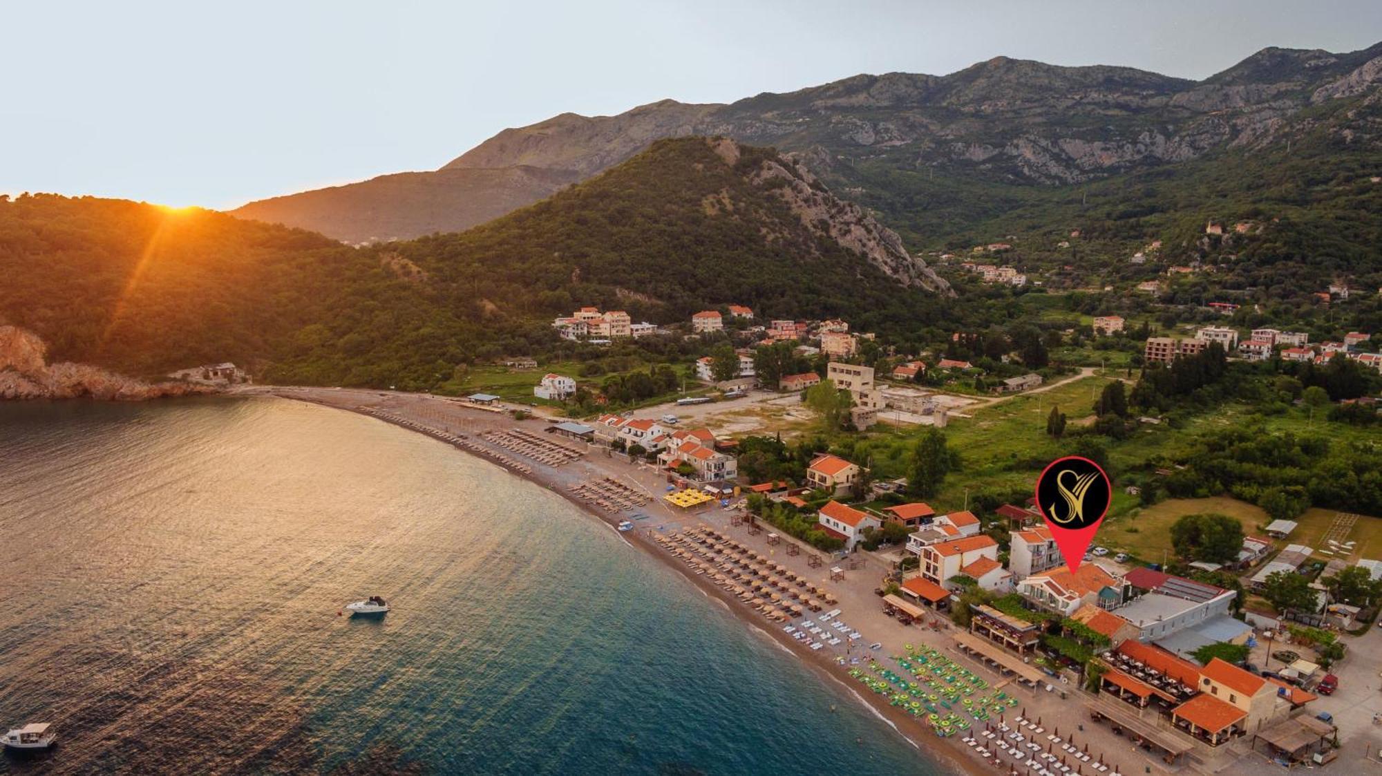 Hotel Savojo Petrovac Екстер'єр фото