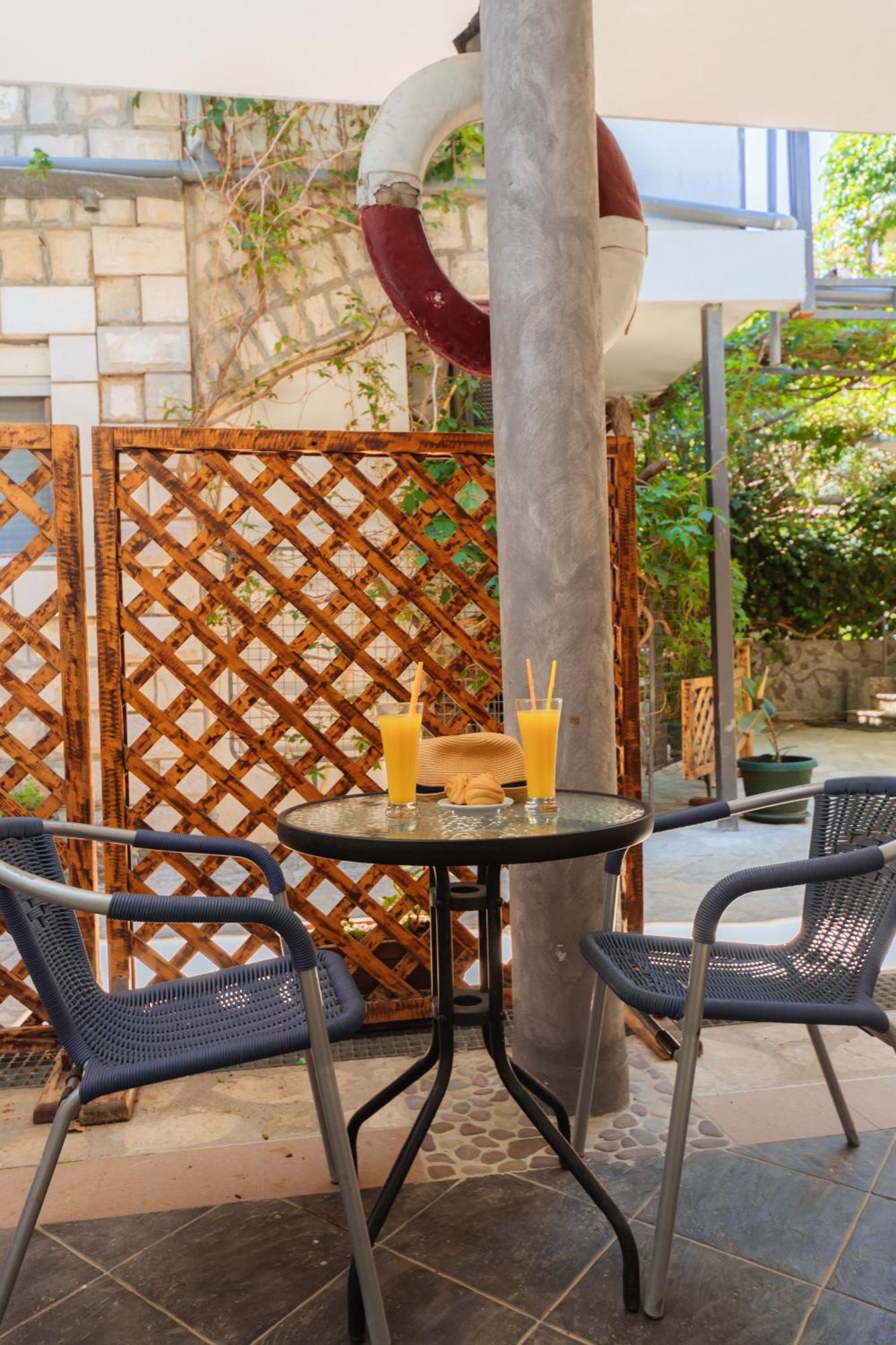 Hotel Savojo Petrovac Екстер'єр фото